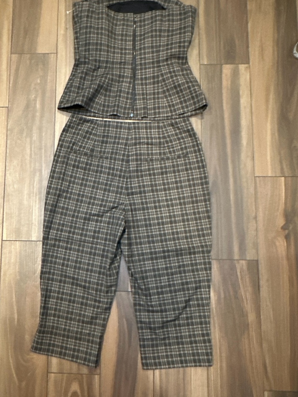 Reformation × Kacey Musgraves Steeplechase Plaid Strapless Top & Capri Pants Set - Picture 6 of 6